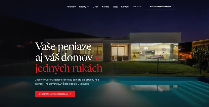 Úvodná stránka webu finančného a realitného poradenstva: rodinný dom s bazénom v noci, nadpis s červeným zvýraznením a tlačidlo na konzultáciu